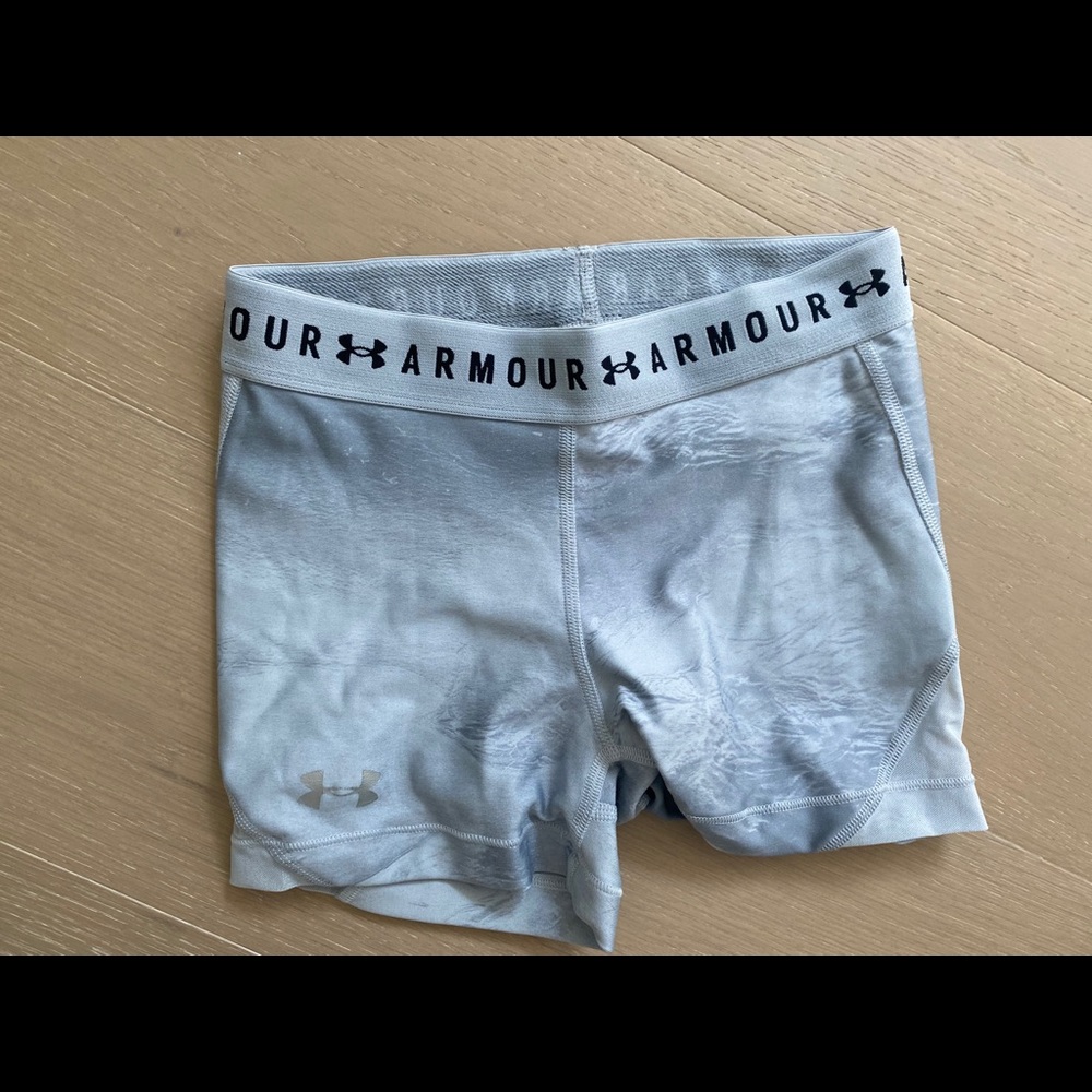 🛒 Under Armour compression shorts